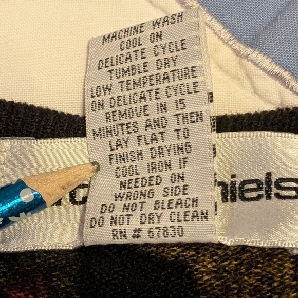 Cathy Daniels Lightweight Sweater Floral on Black - Picture 9 of 9